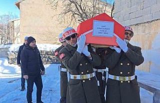 Depremde şehit düşen sözleşmeli er toprağa verildi