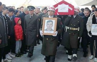 Depremde şehit olan sözleşmeli er son yolculuğuna...