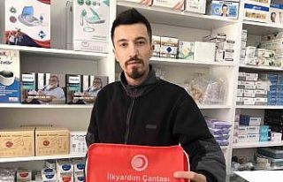 Depremin ardından paniğe kapılan vatandaşlar deprem...