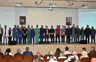 Depremin sağlık kahramanları afetzedelerin gönlüne...