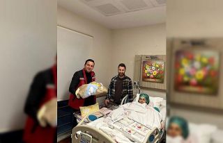 Depremzede aile bebeklerinin doğumu ile sevinç yaşadı