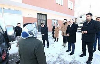 Depremzede ailelere ziyaretler sürüyor