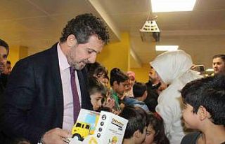 Depremzede ailelerin doğum günleri kutlandı, pasta...