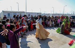 Depremzede çocuklar için ‘Ağacın Kalbi’ oyunu...