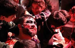 Depremzede çocuklara Sivas’ta tiyatro morali