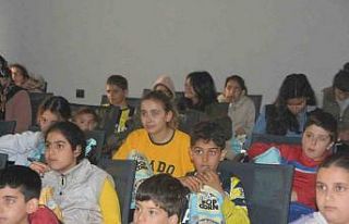 Depremzede çocukların deprem travmasını atlatması...