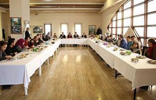 Depremzede öğrenciler ve aileleri DPÜ konukevinde...