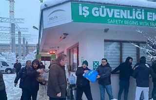 Depremzedeler için işçiler tek yürek oldu