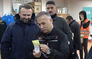 Depremzedeler için Rize seferber oldu