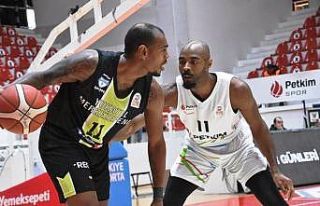 Depremzedeler için sahaya çıktılar