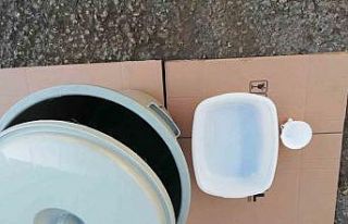 Depremzedeler için "seyyar tuvalet" üretimine...