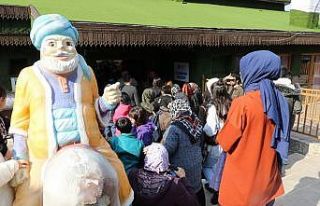 Depremzedeler müzeleri gezdi