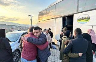 Depremzedeler Sındırgı’da ev ve otellere yerleştirildi
