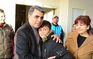 Depremzedeler yurtlarda barınmaya başladı