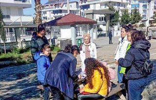 Depremzedeleri yalnız bırakmıyorlar