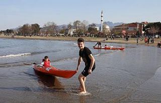 Depremzedelerin kano yelken keyfi