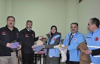 Derebucak’tan depremzedelere yardım