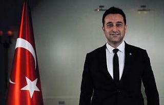 DEVA Partisi İl Başkanı lüks otomobiliyle kaza...