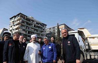 Diyanet İşleri Başkanı Erbaş, Hatay’da incelemelerde...