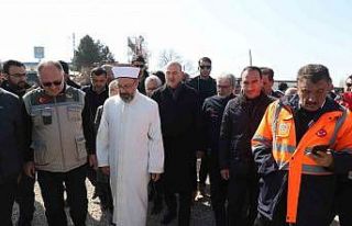 Diyanet İşleri Başkanı Erbaş, Malatya’da incelemelerde...