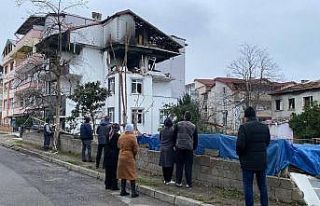 Doğalgaz patlamasında ağır yaralanan anne ile...