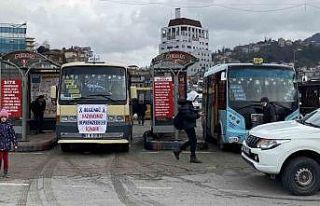 Dolmuşçu esnafı depremzedelere günlük kazançlarını...