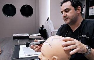 Dr. Levent Acar: "FUE saç ekim tekniği başarı...