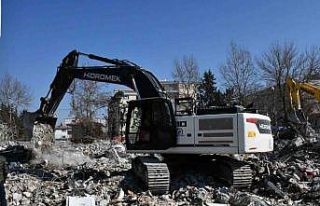 Düzce’den deprem bölgelerine bin 604 personel...