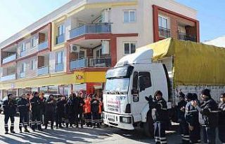 Efeler’den deprem bölgesine yardımlar devam ediyor