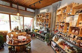 Efes Tarlası Bakkalından depremden etkilenen üreticilere...