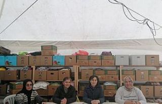 Eğirdir’de, gönüllü vatandaşlar depremzedelere...