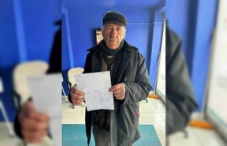 Emekli maaşını depremzedelere bağışladı