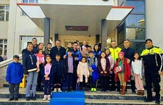 Emniyetten depremzede ailelere sinema etkinliği