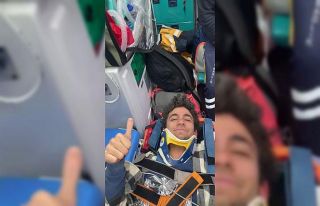 Enkaz altından 69. saatte sağ çıkarılan 19 yaşındaki...