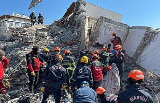 Enkazdan 129. saatte 6 kişi kurtarıldı