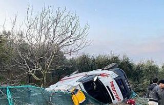 Erdek-Bandırma karayolunda ambulans kaza yaptı:...