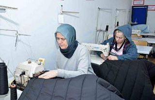 Erenler Halk Eğitimi Merkezi, depremzedeleri uyku...