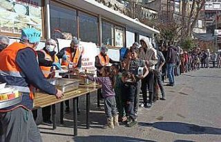 Erzincan Şehit Aileleri Koruma Derneği üyeleri...