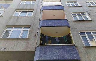 Esenler’de çatlak olan 2 bina boşaltıldı