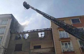 Esenyurt’ta metruk bir binada çıkan yangın 3...