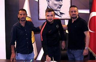 Eski futbolcudan transfer tahtası iddialarına cevap