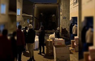 Eskişehirli gönüllüler deprem bölgesine 20 tır...
