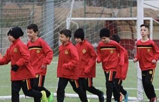 Eskişehirspor depremzede çocukları unutmadı