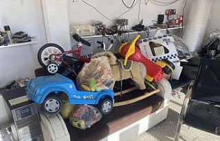 Esnaf depremzede çocuklar için oyuncak topluyor