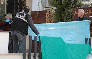 Feci ölüm: Pencere silerken 11’inci kattan düştü