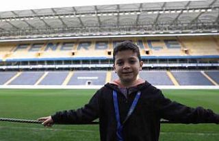 Fenerbahçe, depremzede Kuzey Koşar ve ailesini Ülker...