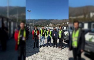 Gömeç Belediyesi teknik personelleri deprem bölgesine...