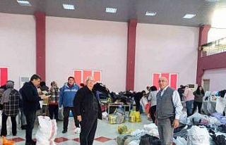 Gömeçliler deprem bölgesi için seferber oldu