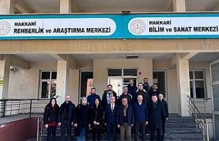 Gönüllü öğretmenler deprem bölgesine uğurlandı