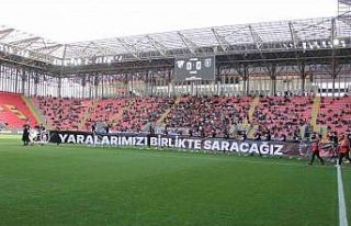 Göztepe ve Başakşehir depremzedeler için karşılaştı